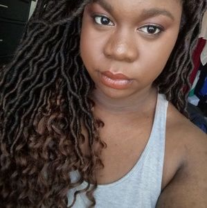 Meet your Posher, Tiffany